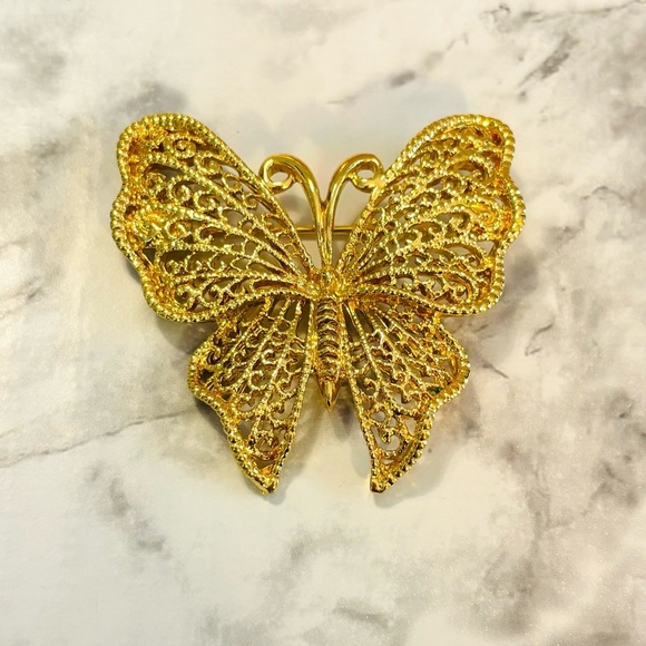 Signed Napier Large 2" Goldtone Filigree Butterfly Statement Pin Brooch Rare - Picture 1 of 4